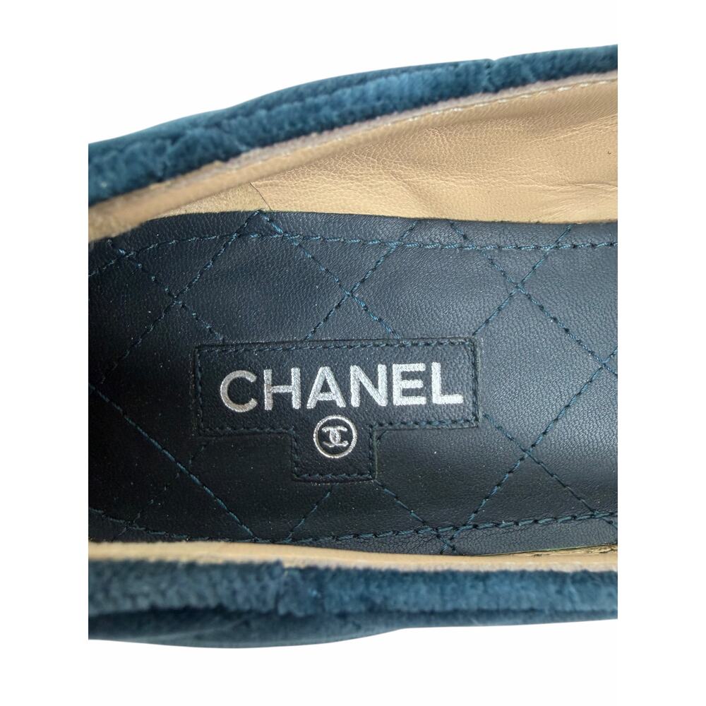 Chanel CC Logo Jeweled Velvet Quilted Slip On Flats Blue Size 39 - Picture 11 of 13